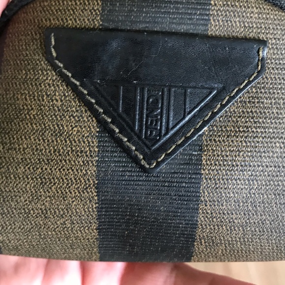 ♥️SOLD♥️Rare Fendi Penguin Coin Purse - Picture 4 of 8